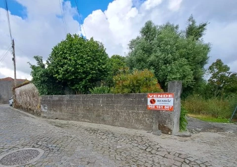 Terreno com 925 m2 na Junqueira em Vila do Conde
