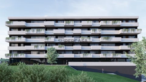 Apartamento T4 na Rua Lameira Ferreira, Valongo, Valongo
