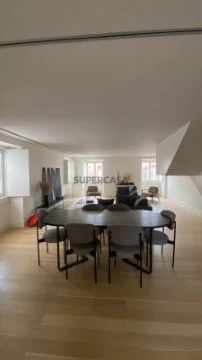 Duplex T3 Duplex na Rua Luz Soriano, Misericórdia, Lisboa