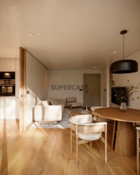 Apartamento T3 com lugar de garagem e varanda em Espinho, para comprar em Aveiro.