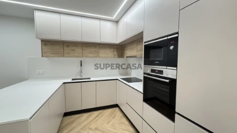 Apartamento T3 remodelado para comprar no Bonfim, Porto