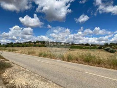 Terreno em Montoito, Redondo