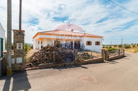 Landhaus 4 Zimmer auf São Bento do Cortiço e Santo Estêvão, Estremoz