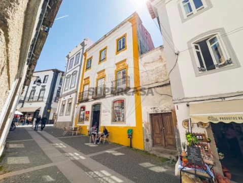 Prédio em Évora (São Mamede, Sé, São Pedro e Santo Antão), Évora