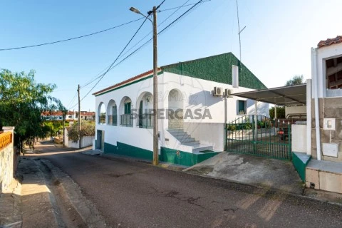 Moradia T3 em Santiago Maior, Alandroal