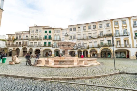 Gebäude auf Évora (São Mamede, Sé, São Pedro e Santo Antão), Évora