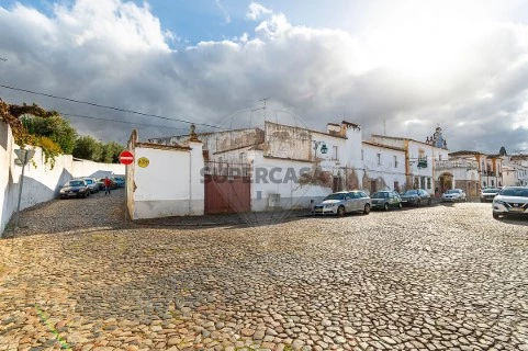 Gebouw Op Évora (São Mamede, Sé, São Pedro e Santo Antão), Évora