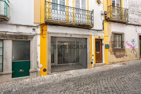 Moradia T2 em Évora (São Mamede, Sé, São Pedro e Santo Antão), Évora