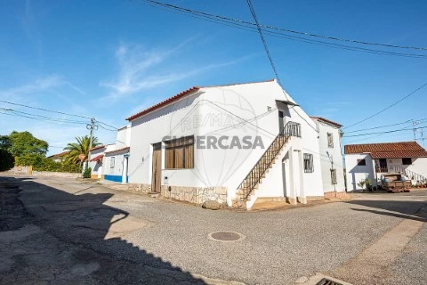 Moradia T2 em Santiago Maior, Alandroal