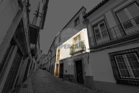 Apartamento T2 em Évora (São Mamede, Sé, São Pedro e Santo Antão), Évora