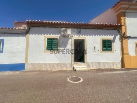 Moradia T3 em N.S. Conceição, S.Brás Matos, Juromenha, Alandroal