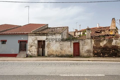 Moradia T2 em São Manços e São Vicente do Pigeiro, Évora