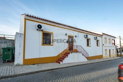 Moradia T4 em Póvoa de São Miguel, Moura