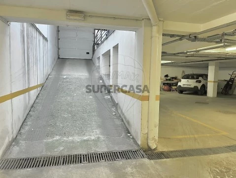 Garagem em Évora (São Mamede, Sé, São Pedro e Santo Antão), Évora