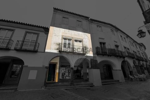 商业的 在 Évora (São Mamede, Sé, São Pedro e Santo Antão), Évora