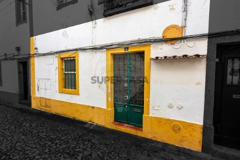 Loja em Évora (São Mamede, Sé, São Pedro e Santo Antão), Évora