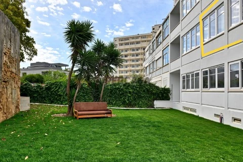 Last Studio in Aparthotel - Praça do Junqueiro, 2 Minutes from the Beach (5% Yield)