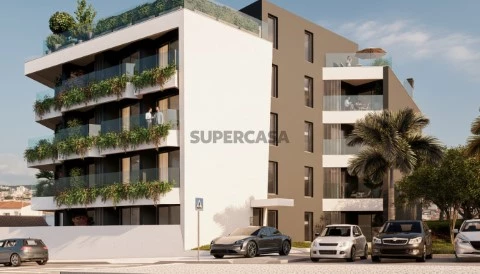 Apartamento com piscina e garagem em Tavira
