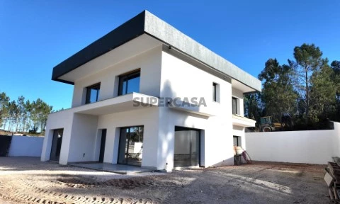 Villa T4 na Rua dos Pinheirais, Ansião, Ansião