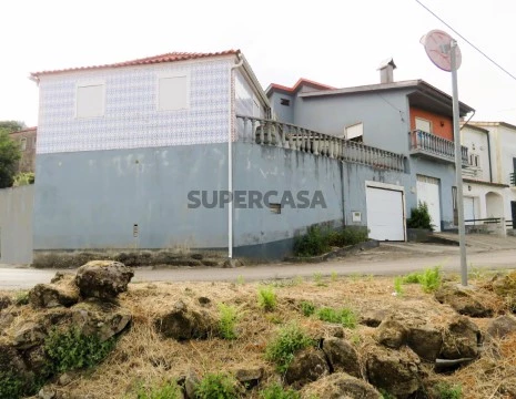 Casa Geminada T2 em Vila Nova, Miranda do Corvo