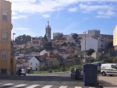 Rua com vista palácio da ajuda