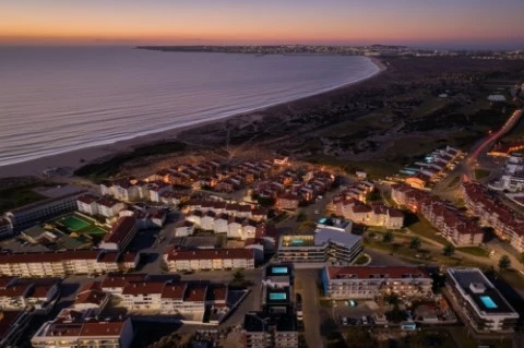 Apartamento T3 com Vista Mar no Rooftop, junto à Praia da Consolação
