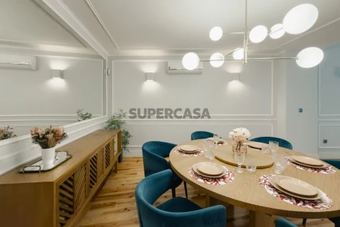 Apartamento T2 Totalmente Renovado e Mobilado em Lisboa