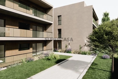 Apartamento T2 em Condomínio com Piscina em Leiria
