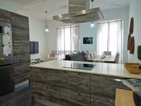 Apartamento 142 m2 T3 + 1 c/Quintal 85m2- Centro de lisboa