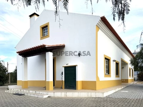 Moradia V3 - MONTINHOS DOS PEGOS