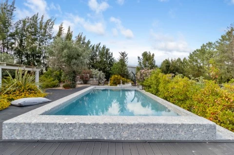 Venda-Moradia-Piscina-Muda-Cluttons