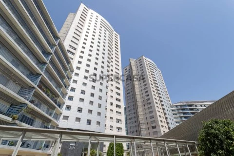 venda-apartamento-t1-terraço-twin-towers-Cluttons