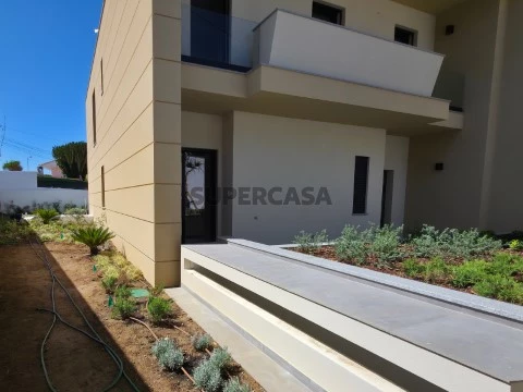 venda moradia jardim e piscina em Murches_Cluttons