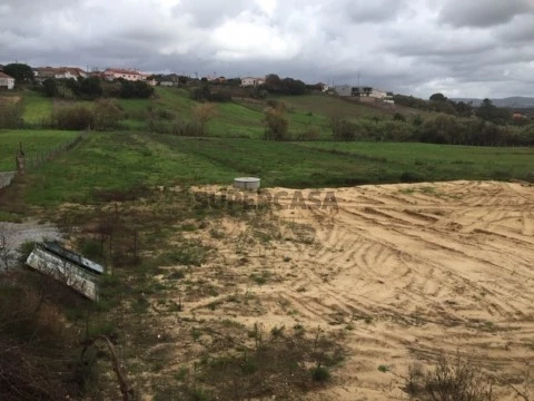Terreno Urbano em Maceira, Leiria