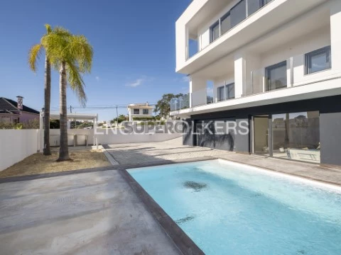 Excelente Moradia com piscina na Sobreda