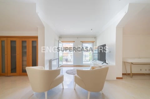 T4 Duplex com garagem em Odivelas