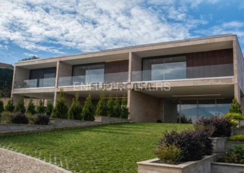Terreno para construção com vista Rio em Oeiras Valley