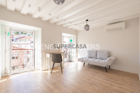 T2 Duplex com Vista Única sobre o Castelo de São Jorge