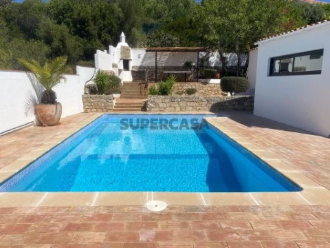 Villa V3 com piscina em Santa Barbara de Nexe