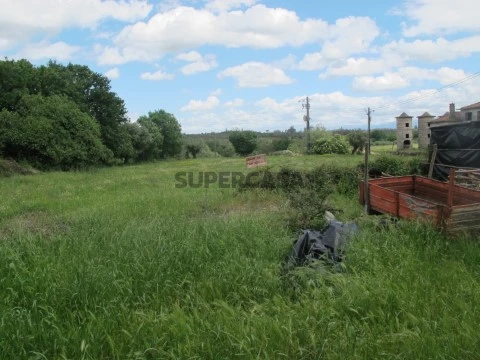 Terreno em Ázere e Covelo, Tábua