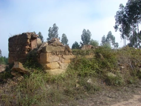 Terreno em Ázere e Covelo, Tábua