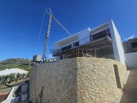Moradia Isolada T4 em ER222, Ribeira Brava, Ribeira Brava