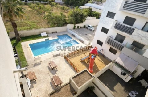 Apartamento T5 na Rua Dr. Machado Costa, Nossa Senhora de Fátima, Entroncamento