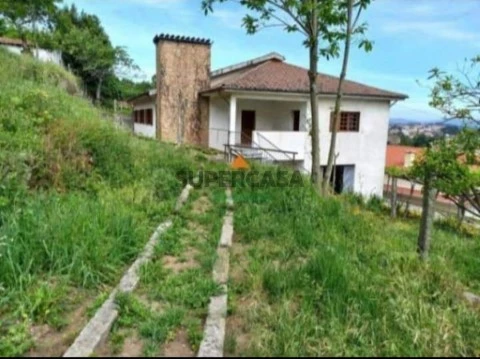 Casa de campo T3 em Roriz, Santo Tirso.
