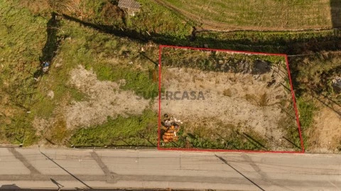 Terreno Urbano para Construção com 575 m² na Longra, Felgueiras