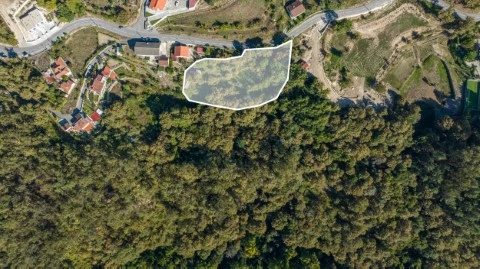 Terreno Rústico com 2.500 m² em Armil, Fafe