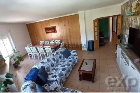Apartamento T4 em Estoi, Faro