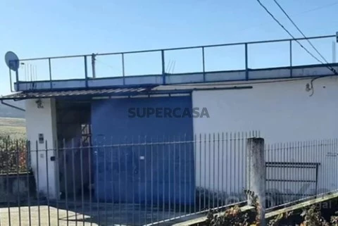 Comercial em Sanfins do Douro, Alijó