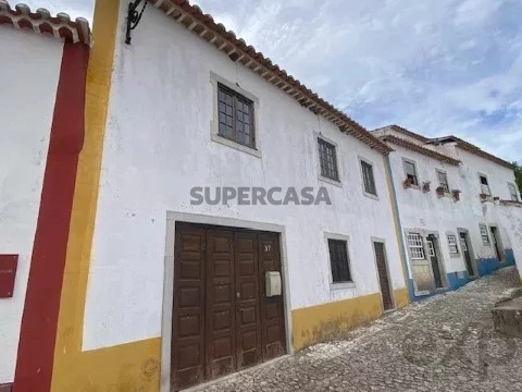 Moradia T4 em Santa Maria, São Pedro e Sobral da Lagoa, Óbidos