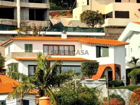 Moradia T5 em São Martinho, Funchal